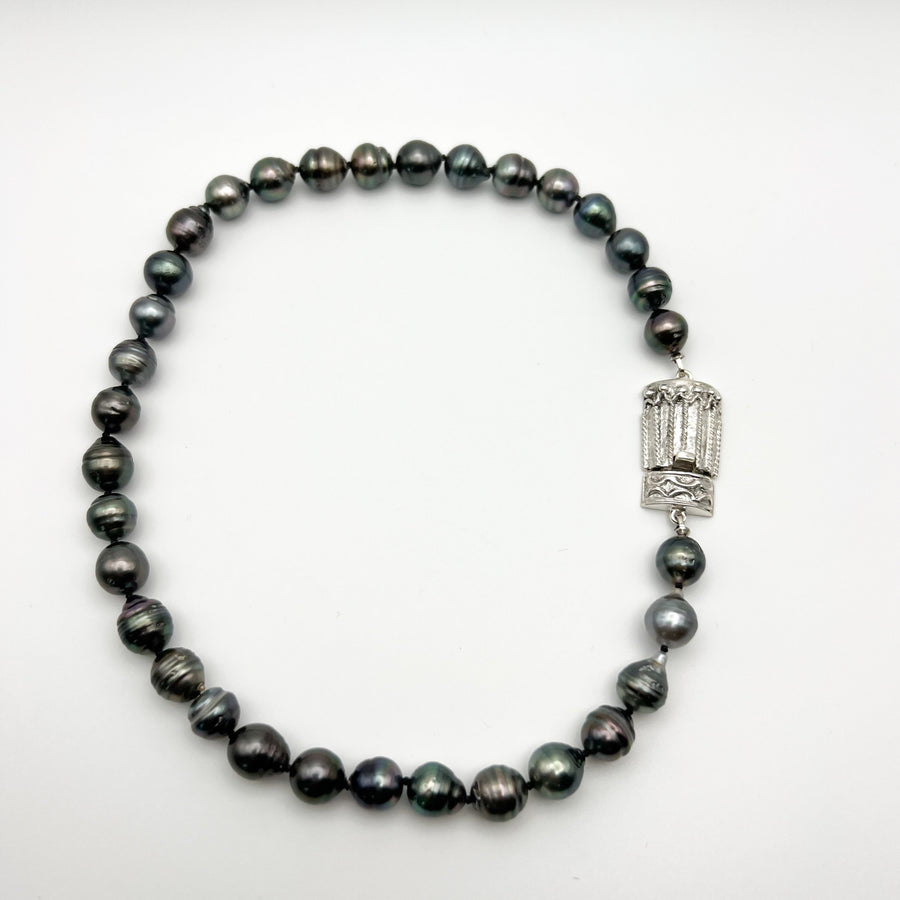 Tahitian Pearl and Pahu Clasp Necklace